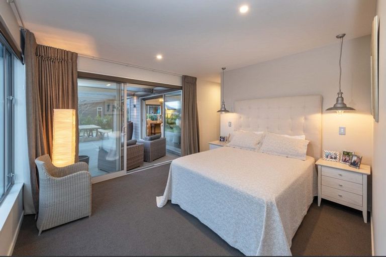 Photo of property in 16 Edgewood Place, Wanaka, 9305