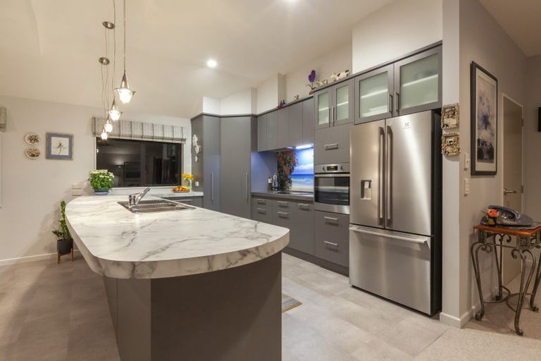 Photo of property in 4 Matuku Place, Paraparaumu Beach, Paraparaumu, 5032