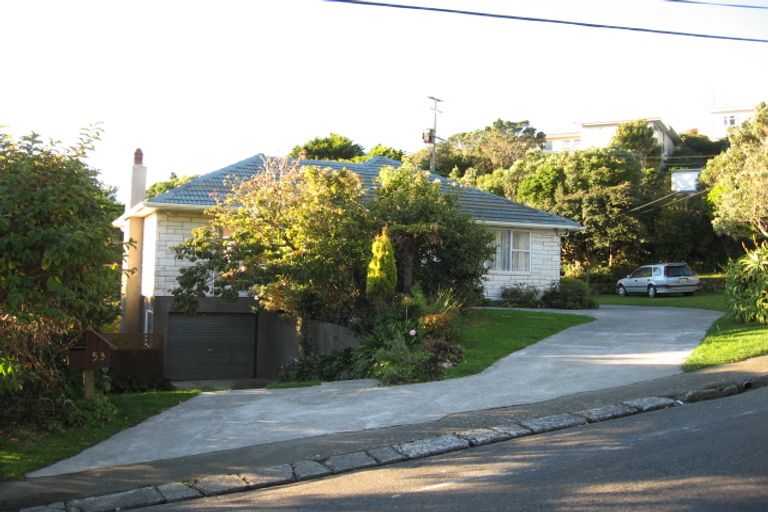 Photo of property in 53 Lyndfield Lane, Newlands, Wellington, 6037