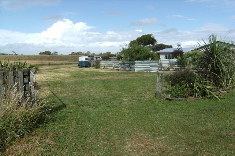 Photo of property in 39 Nuku Street, Tangimoana, 4822