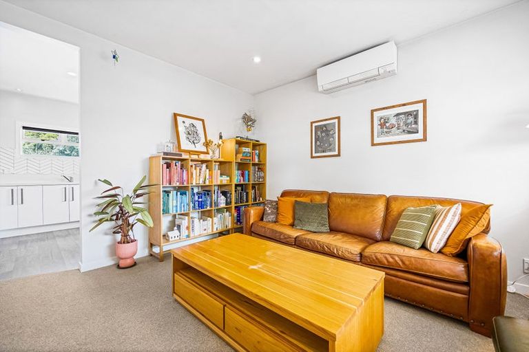 Photo of property in 40 Hindmarsh Street, Henderson, Auckland, 0612