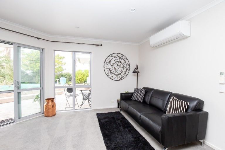 Photo of property in 10 Harris Place, Ngatea, 3503