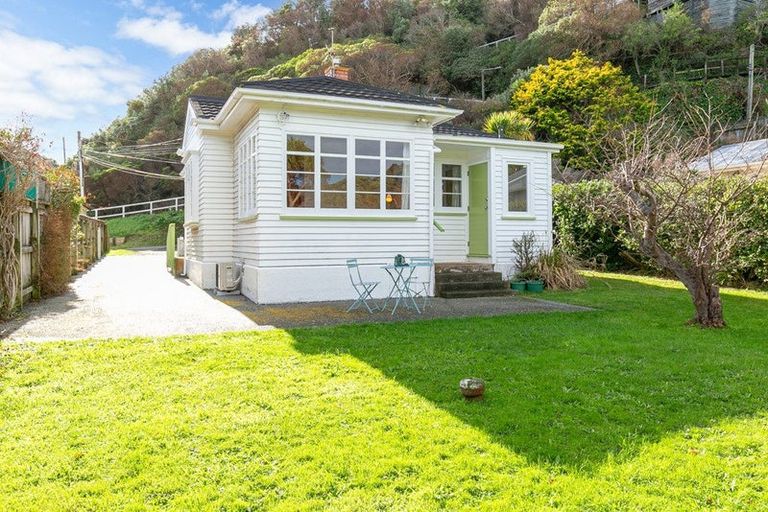 Photo of property in 16 Athens Street, Miramar, Wellington, 6022