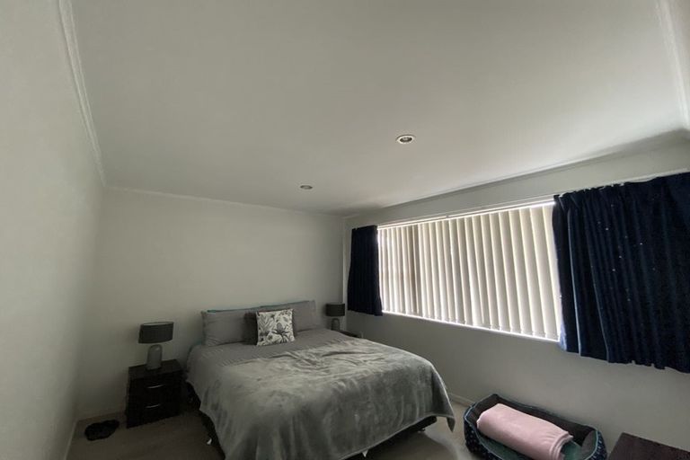 Photo of property in 30c Pinedale Place, Henderson, Auckland, 0610