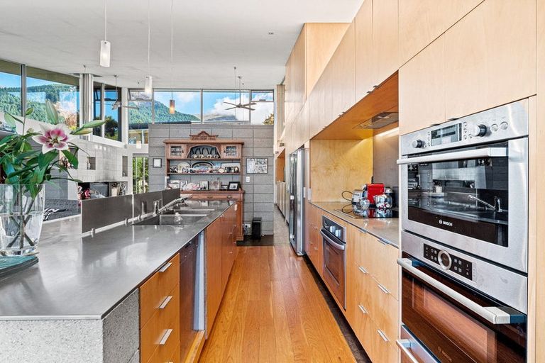 Photo of property in 44-46 Park Street, Queenstown, 9300