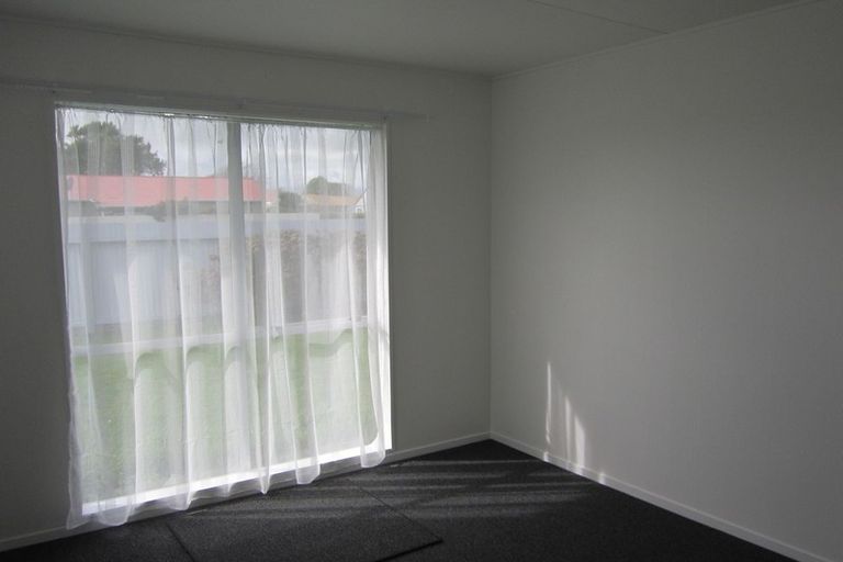 Photo of property in 108 Ryder Crescent, Levin, 5510