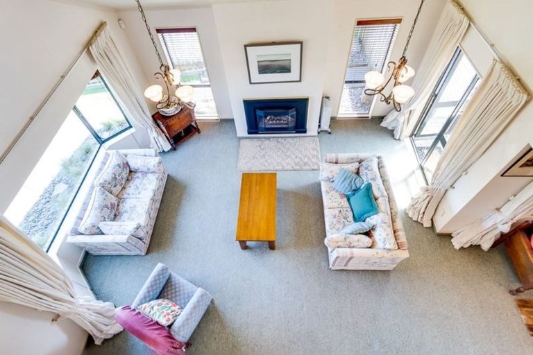 Photo of property in 10 Knightsbridge Place, Taradale, Napier, 4112