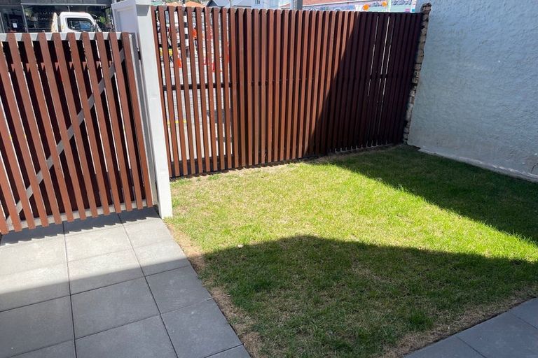 Photo of property in 149u1 Onepu Road, Lyall Bay, Wellington, 6022