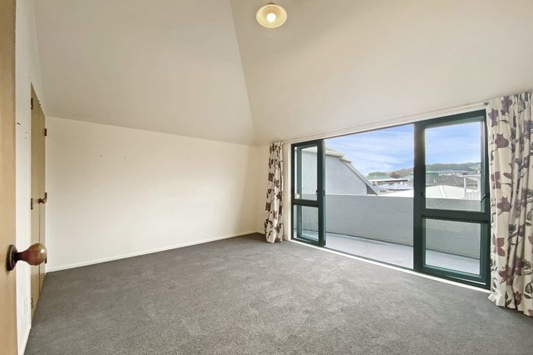 Photo of property in 7 Oak Grove, Mount Cook, Wellington, 6011