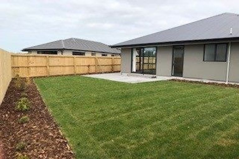 Photo of property in 8 Hamlett Drive, Woodend, 7610