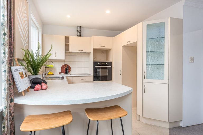 Photo of property in 320b Avonhead Road, Avonhead, Christchurch, 8042