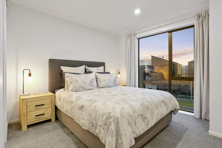 Photo of property in 62 Hobsonville Point Road, Hobsonville, Auckland, 0616