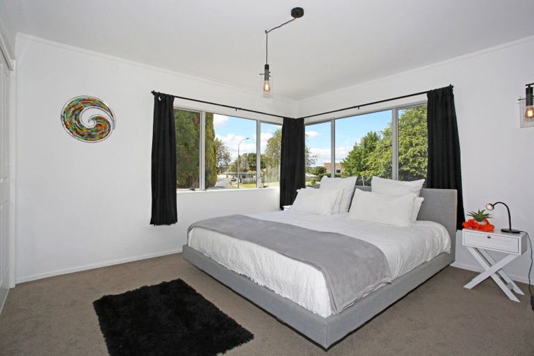Photo of property in 125a Ennis Avenue, Pakuranga Heights, Auckland, 2010