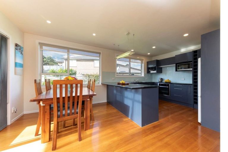 Photo of property in 108 Captain Scott Road, Glen Eden, Auckland, 0602
