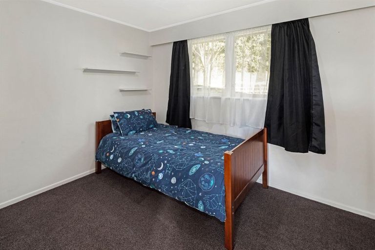 Photo of property in 3 Terrance Grove, Paparangi, Wellington, 6037