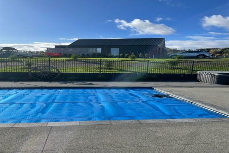 Photo of property in 32 Young Garden Lane, Waimauku, 0881