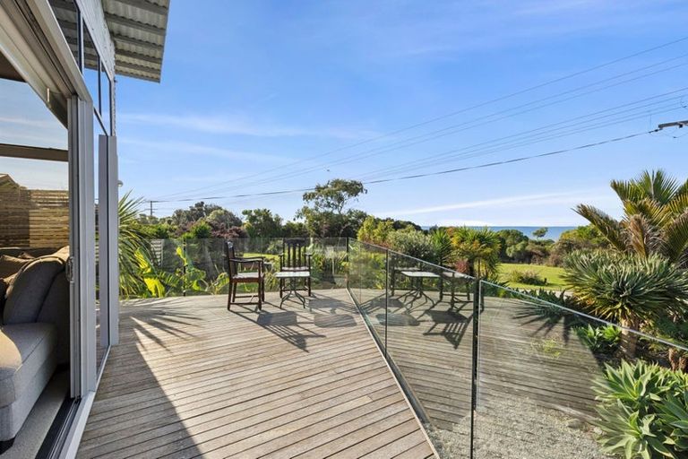 Photo of property in 12 Cliff Road, Tasman, Upper Moutere, 7173
