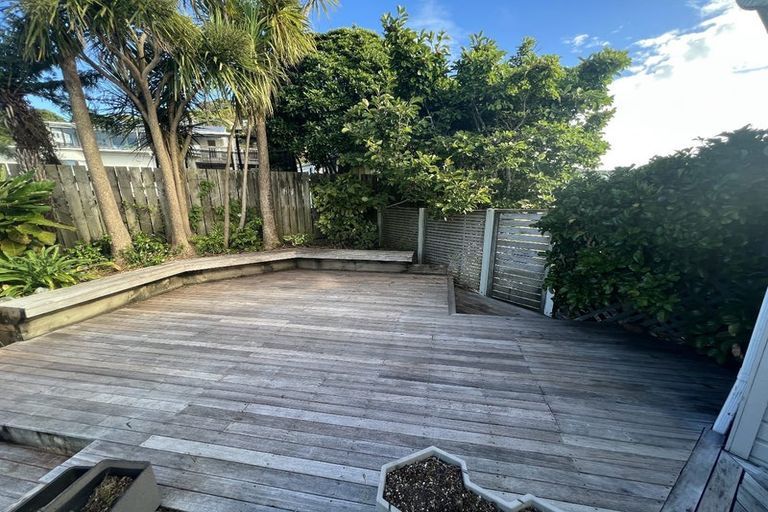 Photo of property in 28 Singers Road, Korokoro, Lower Hutt, 5012