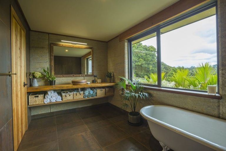 Photo of property in 16 Pennyroyal Place, Te Kamo, Kamo, 0185