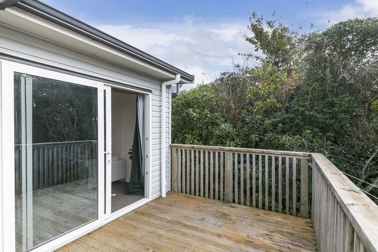 Photo of property in 23 Padnell Crescent, Paparangi, Wellington, 6037