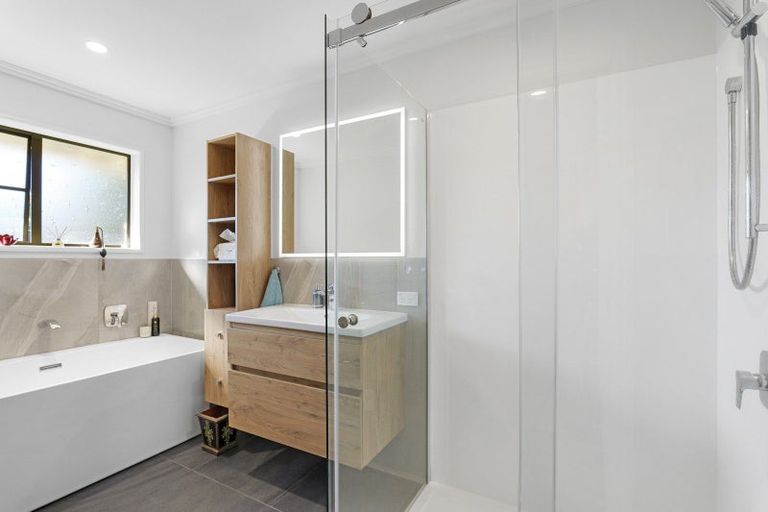 Photo of property in 2/84 Memorial Avenue, Ilam, Christchurch, 8053