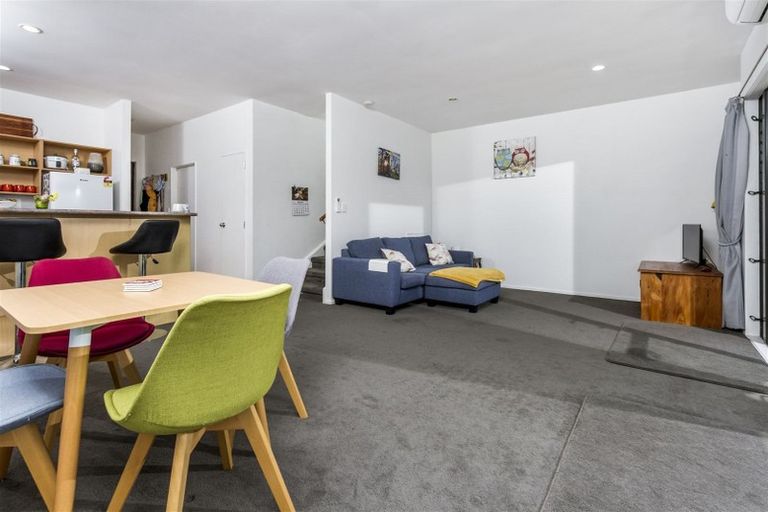 Photo of property in 5/11 The Avenue, Albany, Auckland, 0632
