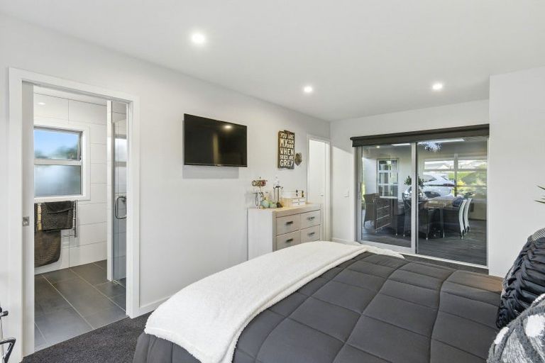 Photo of property in 22 Taranui Way, Paraparaumu Beach, Paraparaumu, 5032