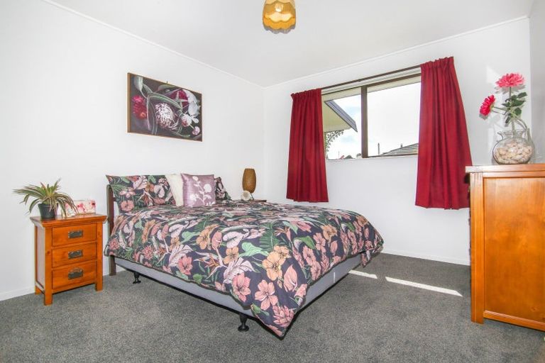 Photo of property in 16 Hunter Street, Westport, 7825