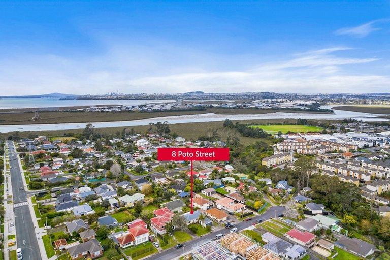 Photo of property in 8 Poto Street, Te Atatu South, Auckland, 0610