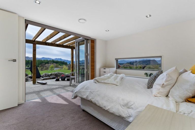 Photo of property in 1 Elderberry Crescent, Wanaka, 9305