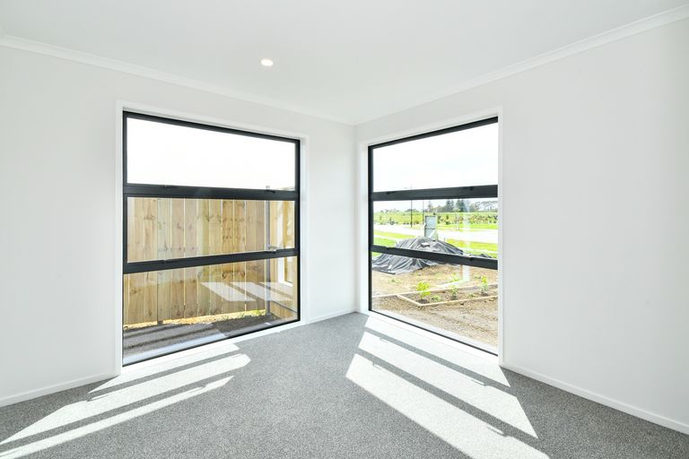 Photo of property in 3a Uatoto Road, Clarks Beach, 2122