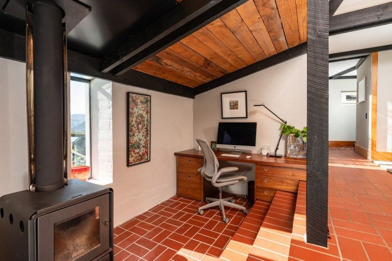 Photo of property in 77 Palliser Road, Roseneath, Wellington, 6011