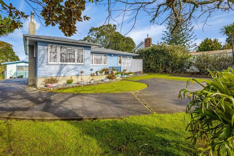 Photo of property in 214 Don Buck Road, Massey, Auckland, 0614