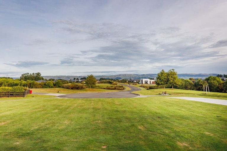 Photo of property in 21 Loveston Lane, Kelvin Grove, Palmerston North, 4470