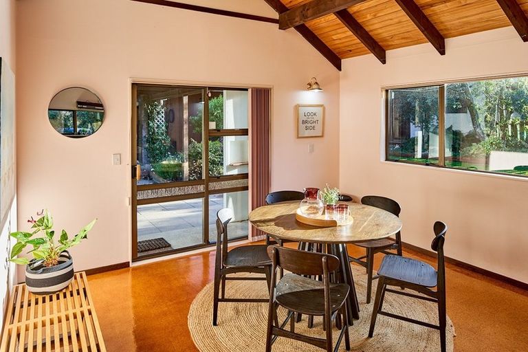 Photo of property in 405a Paekakariki Hill Road, Paekakariki Hill, Porirua, 5381