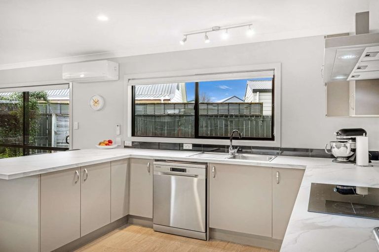 Photo of property in 34 Dahlstrom Grove, Kelvin Grove, Palmerston North, 4414