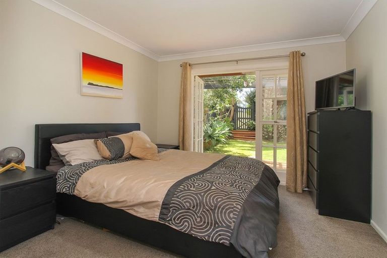 Photo of property in 2/111 Beach Road, Castor Bay, Auckland, 0620
