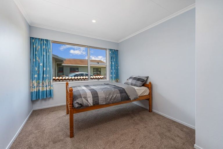 Photo of property in 11 Chippendale Crescent, Highbury, Palmerston North, 4412
