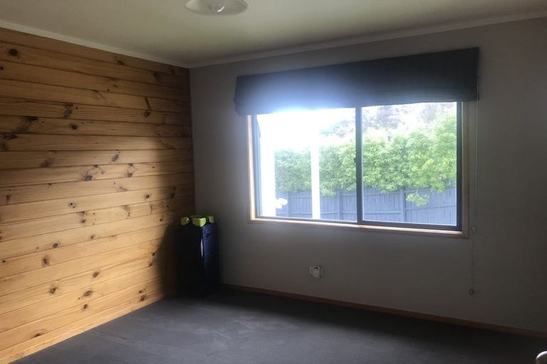 Photo of property in 123 Luckens Road, West Harbour, Auckland, 0618