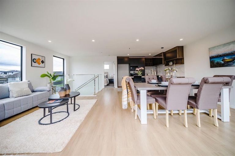 Photo of property in 11d Arimu Road, Papakura, 2110