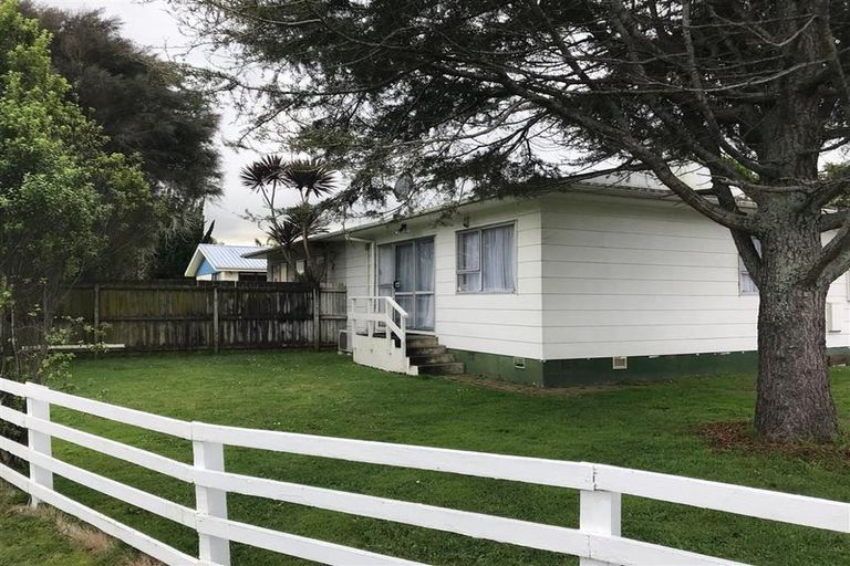 Photo of property in 25b Challen Close, Conifer Grove, Takanini, 2112