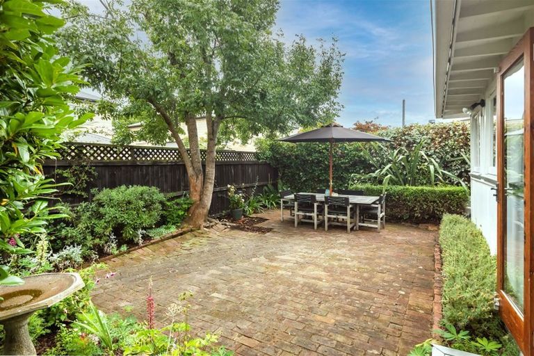 Photo of property in 45 Eversleigh Street, St Albans, Christchurch, 8014