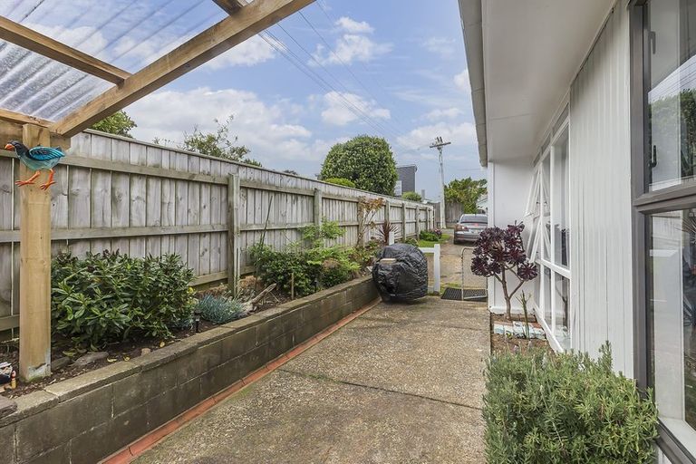Photo of property in 22f3 Park Avenue, Titahi Bay, Porirua, 5022