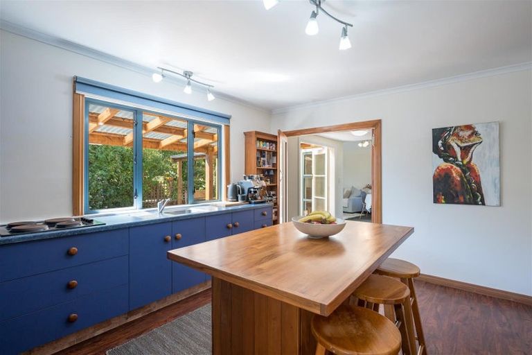 Photo of property in 27 Martin Street, Monaco, Nelson, 7011