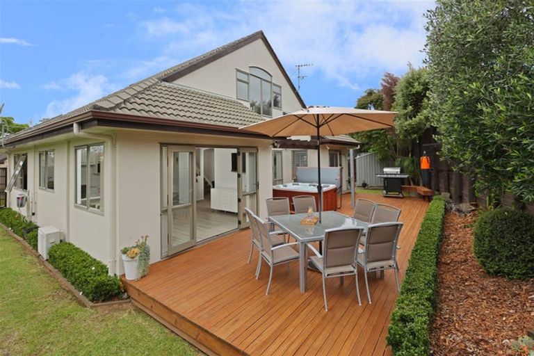 Photo of property in 22 Graven Court, Henderson, Auckland, 0612