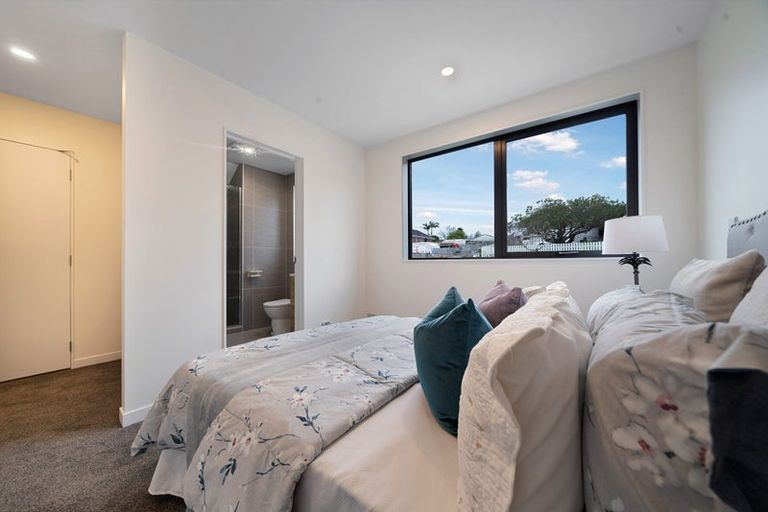 Photo of property in 28a Moire Road, Massey, Auckland, 0614