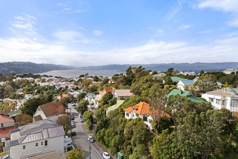 Photo of property in 23 Saint Michaels Crescent, Kelburn, Wellington, 6012