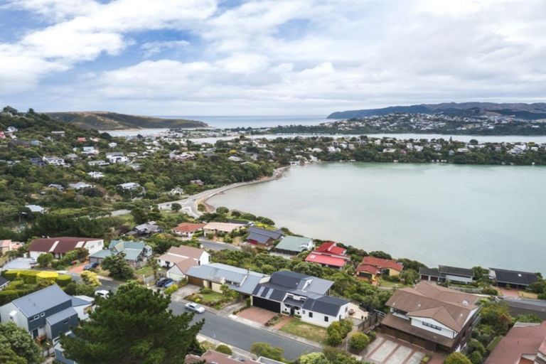 Photo of property in 19 Mercury Way, Whitby, Porirua, 5024