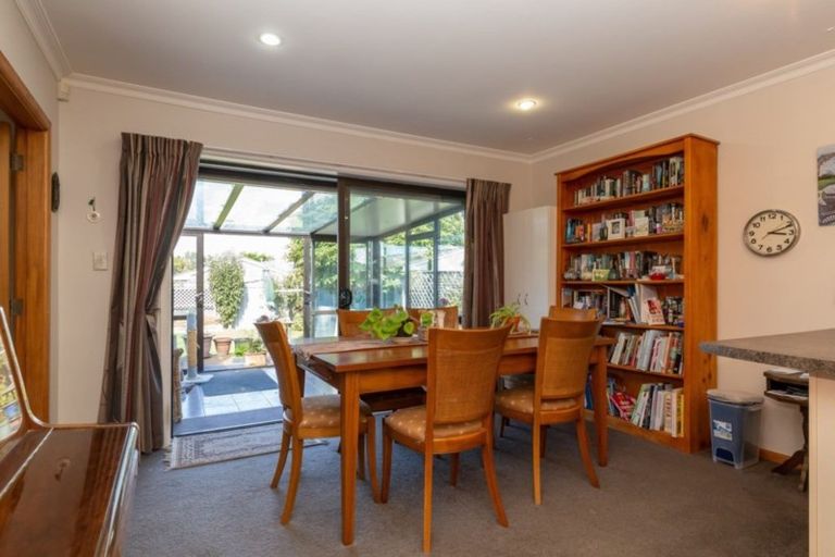 Photo of property in 11 Oriana Crescent, Hornby, Christchurch, 8042