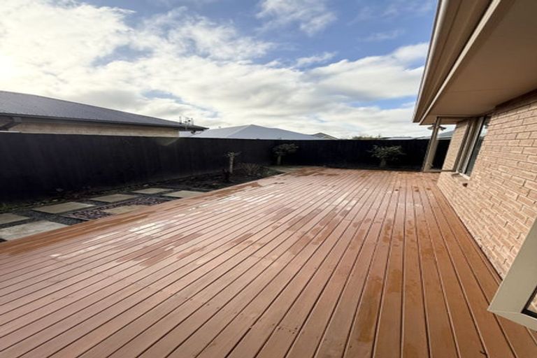 Photo of property in 11 Torrisdale Lane, Broomfield, Christchurch, 8042